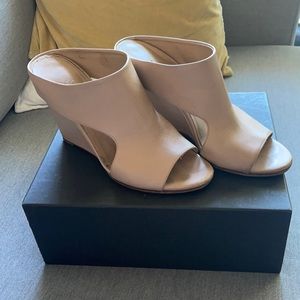 Sz 9 VINCE Mule Nude Leather Sandals
